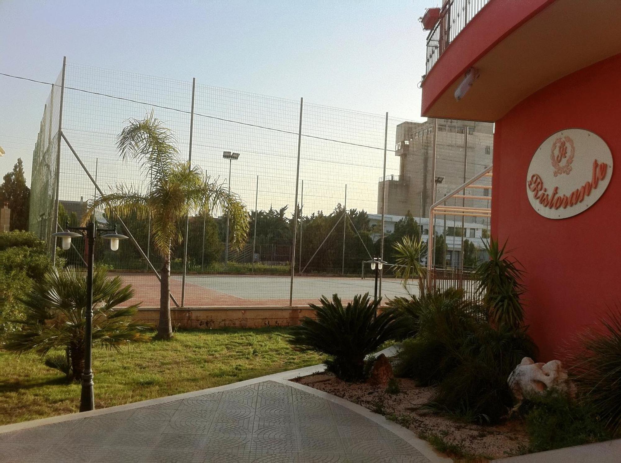 Hotel Ristorante Cordial كوميزو المظهر الخارجي الصورة