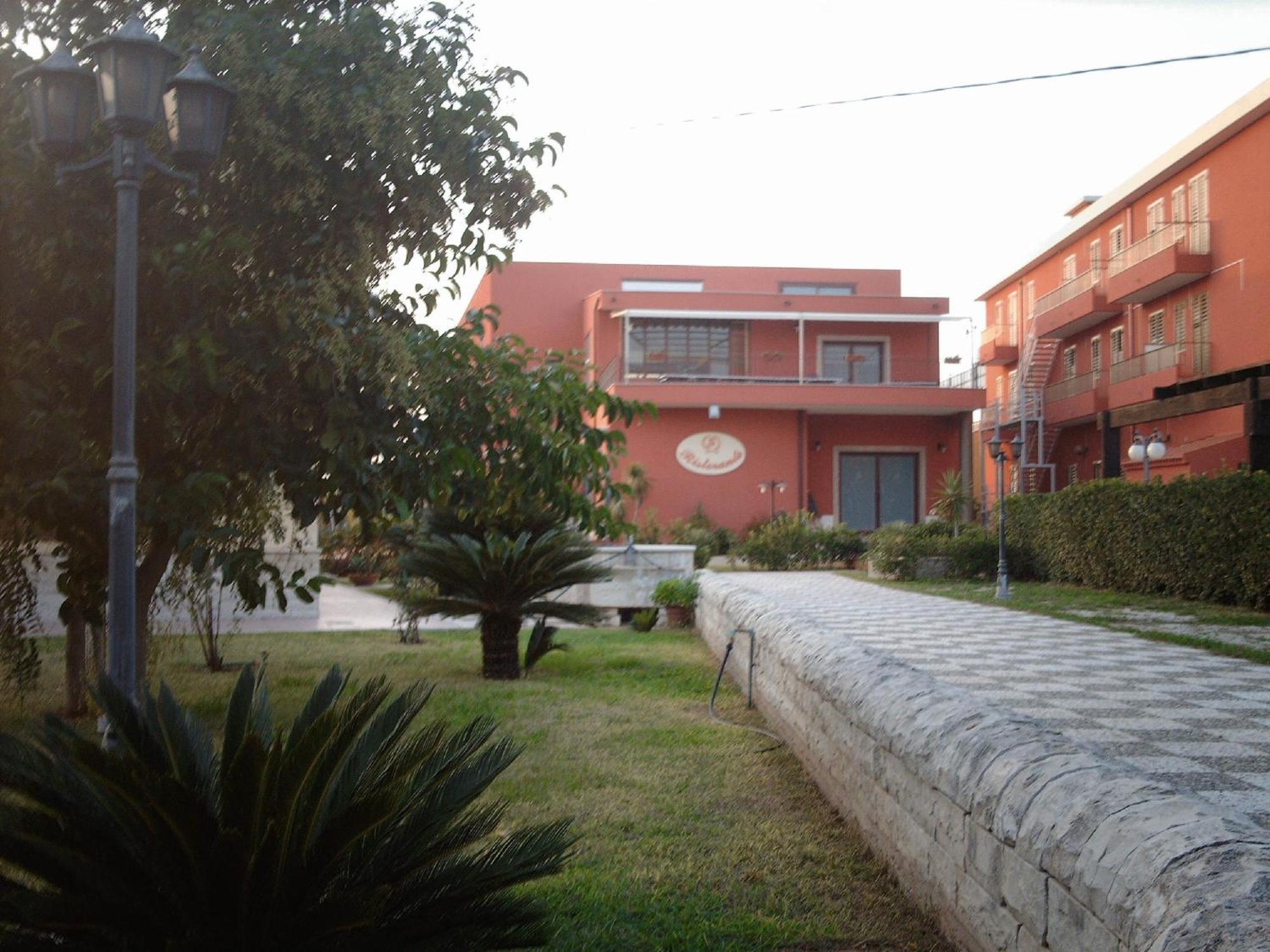 Hotel Ristorante Cordial كوميزو المظهر الخارجي الصورة