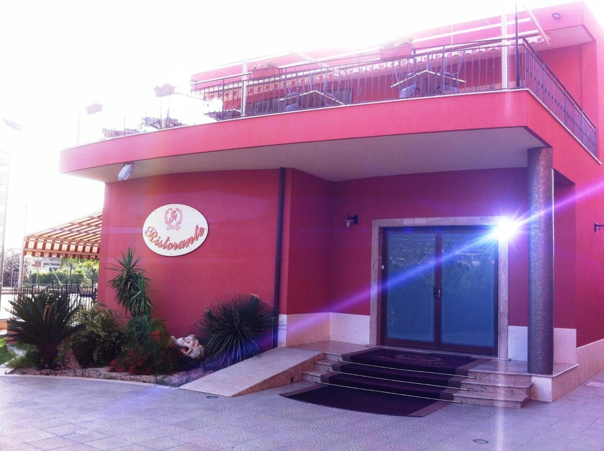 Hotel Ristorante Cordial كوميزو المظهر الخارجي الصورة